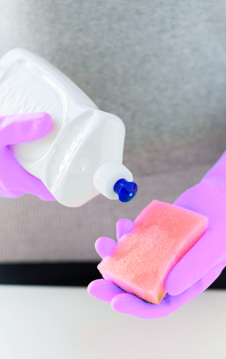 dishwashing liquid on sponge