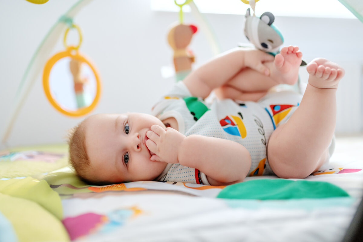 6 month old sensory activities