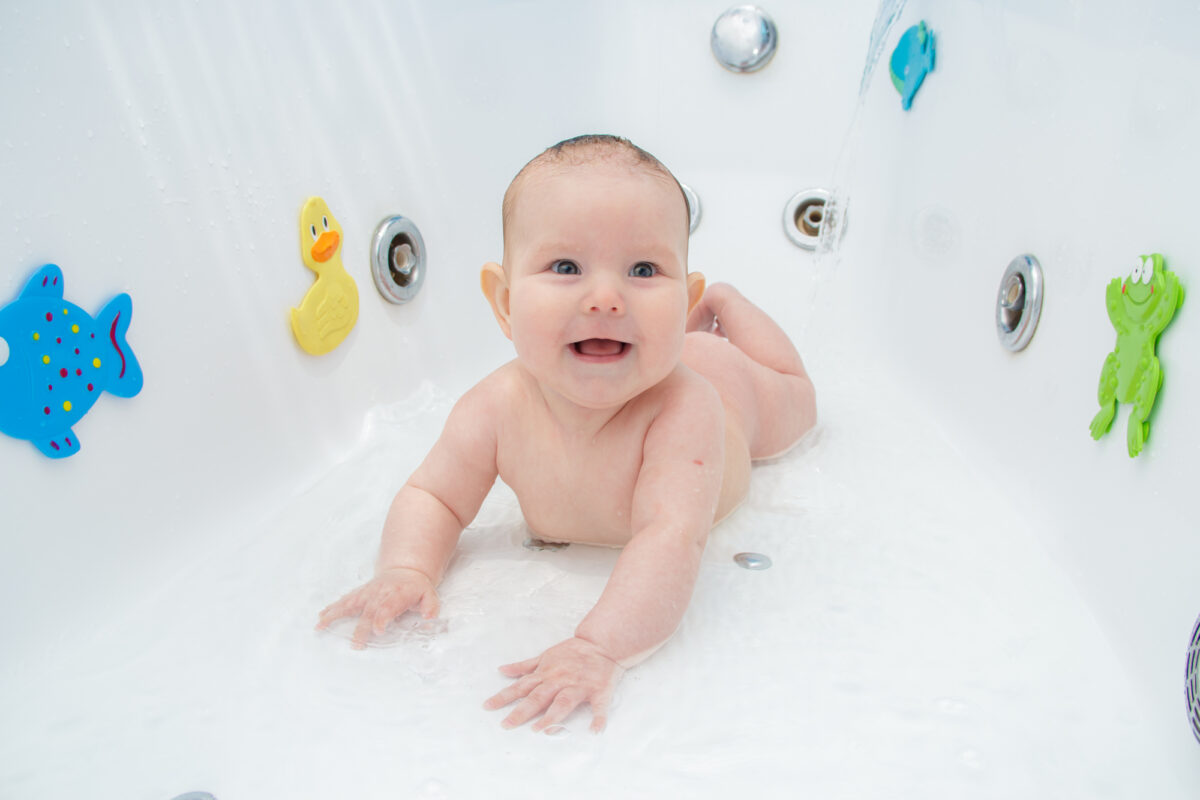6 month old baby sensory water play activity