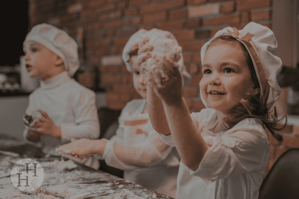 children baking