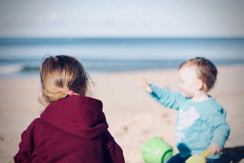 What is the 2-Year Age Gap Really Like?